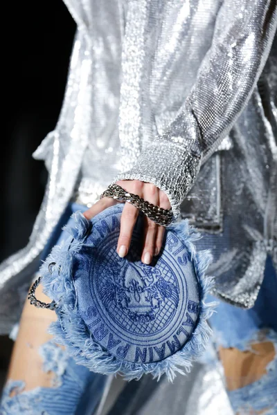 Look 22